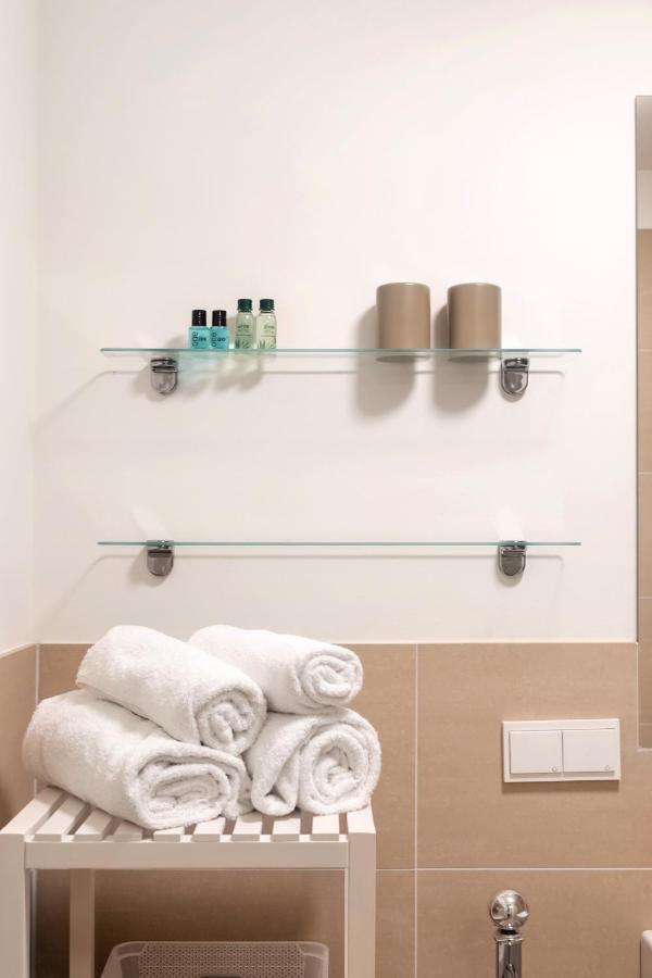 Quiet And Cozy Apartment Next To Mariahilfer Strasse And Naschmarkt With Ac, Minimum 30 Nights Wien Eksteriør billede