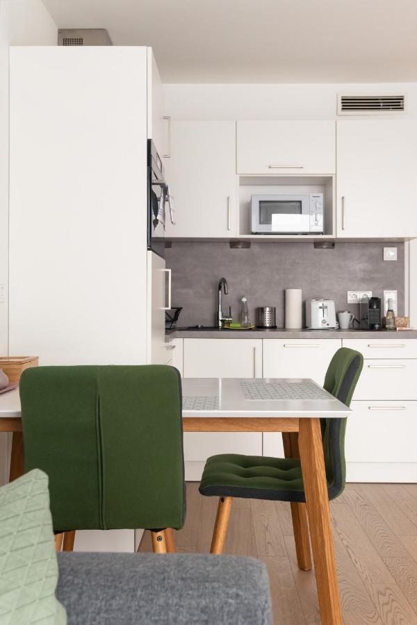 Quiet And Cozy Apartment Next To Mariahilfer Strasse And Naschmarkt With Ac, Minimum 30 Nights Wien Eksteriør billede