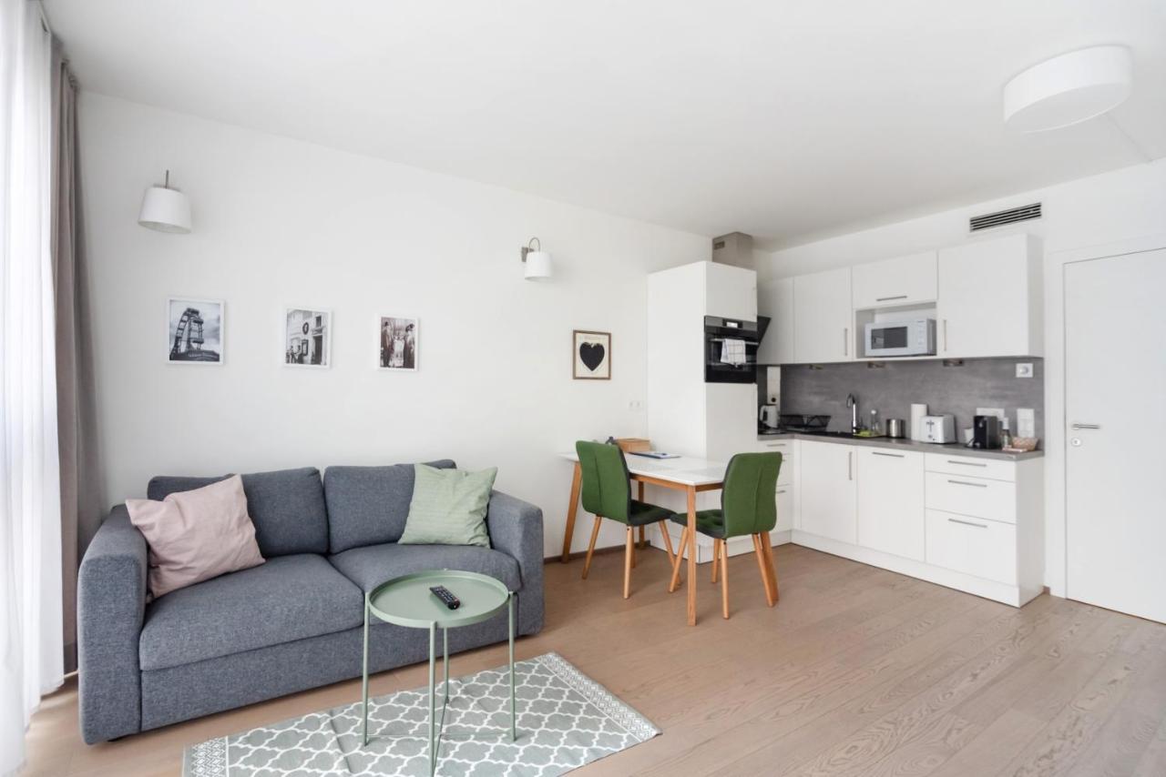 Quiet And Cozy Apartment Next To Mariahilfer Strasse And Naschmarkt With Ac, Minimum 30 Nights Wien Eksteriør billede