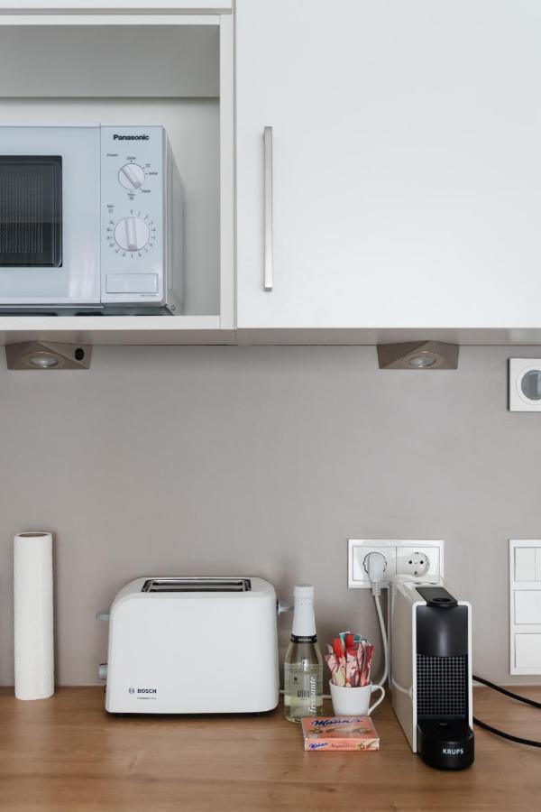 Quiet And Cozy Apartment Next To Mariahilfer Strasse And Naschmarkt With Ac, Minimum 30 Nights Wien Eksteriør billede
