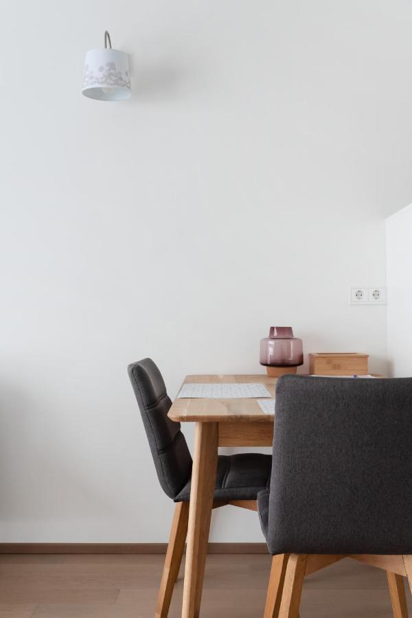 Quiet And Cozy Apartment Next To Mariahilfer Strasse And Naschmarkt With Ac, Minimum 30 Nights Wien Eksteriør billede