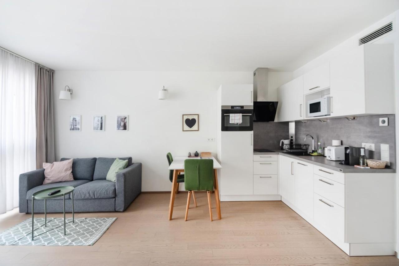Quiet And Cozy Apartment Next To Mariahilfer Strasse And Naschmarkt With Ac, Minimum 30 Nights Wien Eksteriør billede