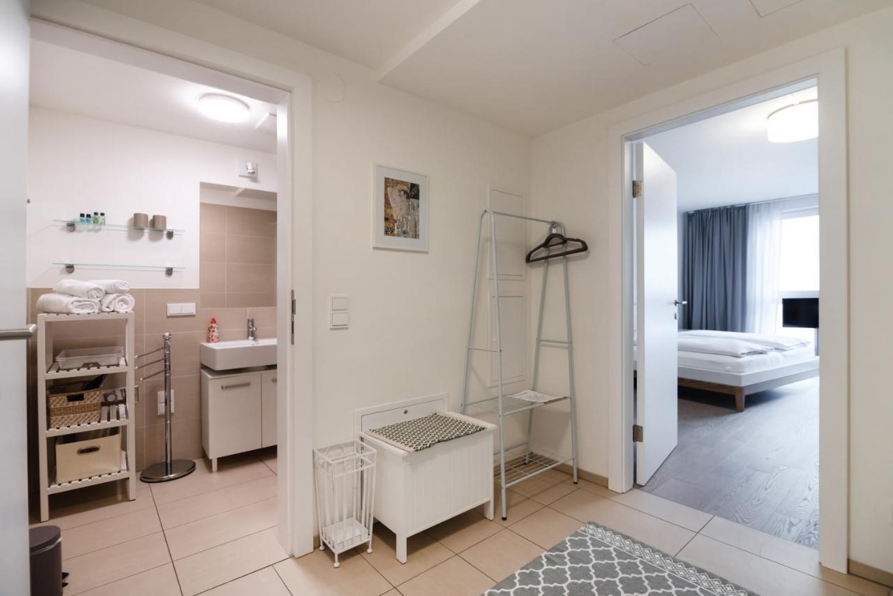 Quiet And Cozy Apartment Next To Mariahilfer Strasse And Naschmarkt With Ac, Minimum 30 Nights Wien Eksteriør billede