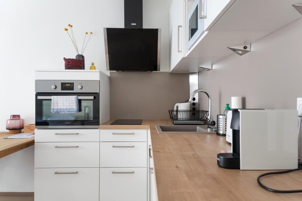 Quiet And Cozy Apartment Next To Mariahilfer Strasse And Naschmarkt With Ac, Minimum 30 Nights Wien Eksteriør billede